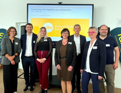 Eroeffnung Zukunftslabor v. l. Alexandra Hörmann (DEHOGA Baden-Württemberg), Alexander Gorovoj (Fraunhofer IAO / Kompetenzzentrum Smart Services), Jennifer Ribler (Handelsverband Südbaden), Prof. Dr. Sabine Rein (und) Prof. Dr.-Ing. Stefan Schweiger (beide HTWG Konstanz), Beate Behrens (Wirtschaftsförderung Konstanz), Moritz Meidert (Gründerschiff & DOM)