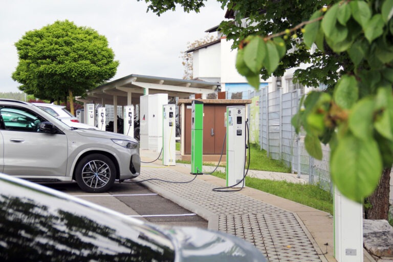 Hectronic & E-Mobilität: Nachhaltigkeit fördern durch nutzerfreundliche Bezahlung und Preistransparenz